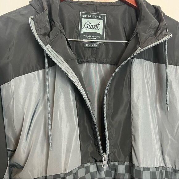 Beautiful Giant Rain Jacket - Picture 5 of 9